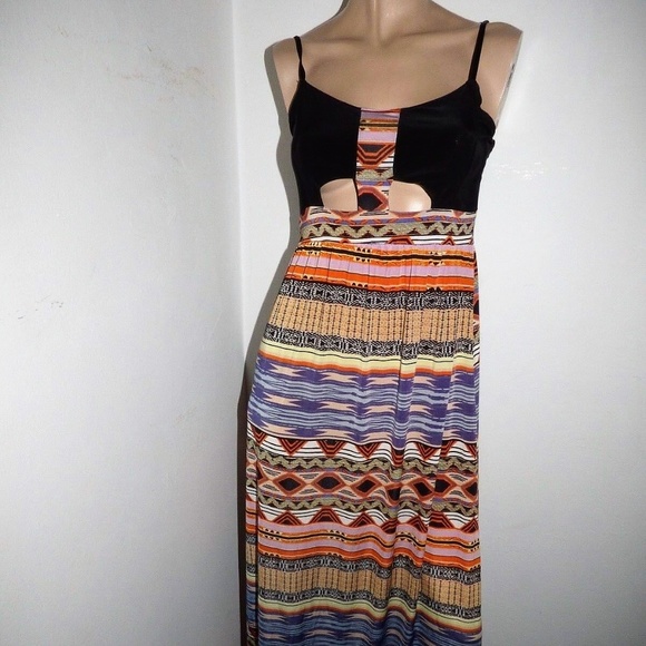 Boohoo Aztec Print Stretchy Cutout Maxi Dress - Picture 2 of 7